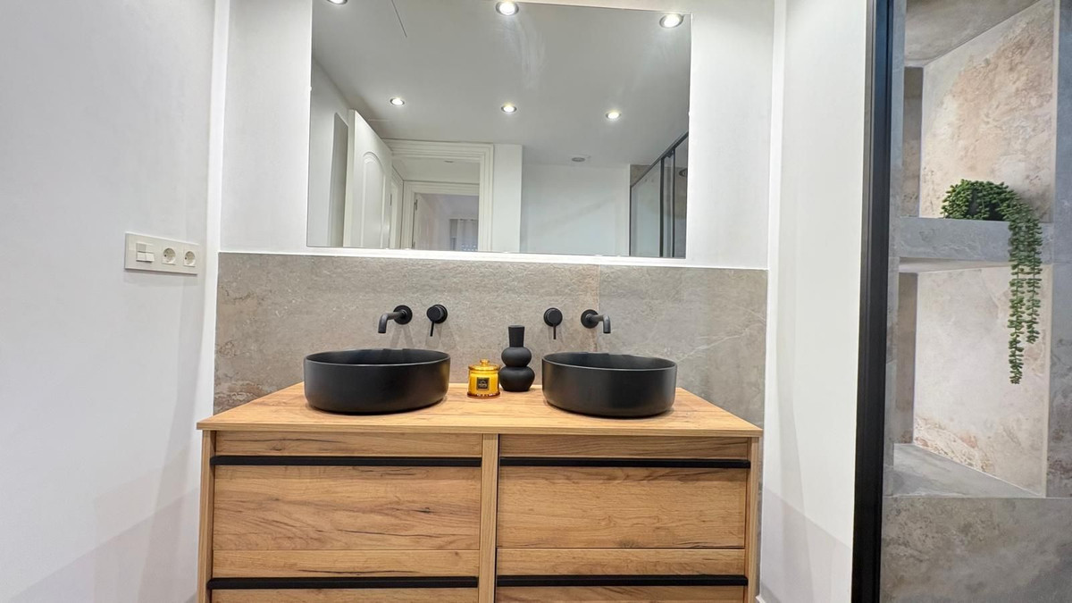 2 bedroom Apartments for sale in Marbella – R5253961