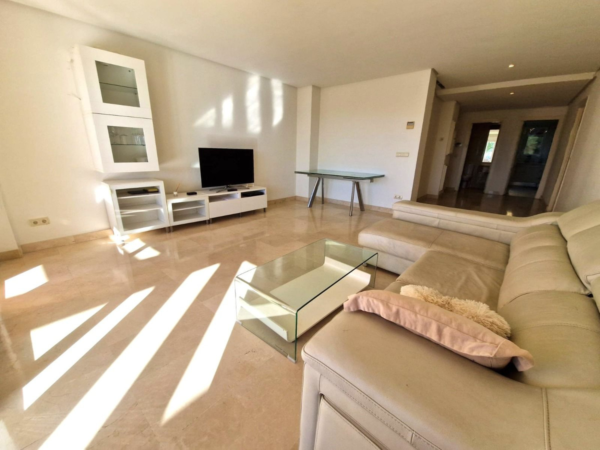 2 bedroom Apartments for sale in Marbella – R5256403