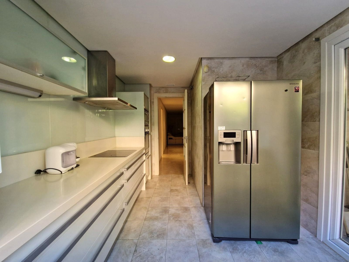 2 bedroom Apartments for sale in Marbella – R5256403