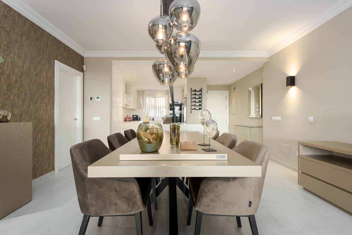 2 bedroom Apartments for sale in Monte Halcones – R5236417