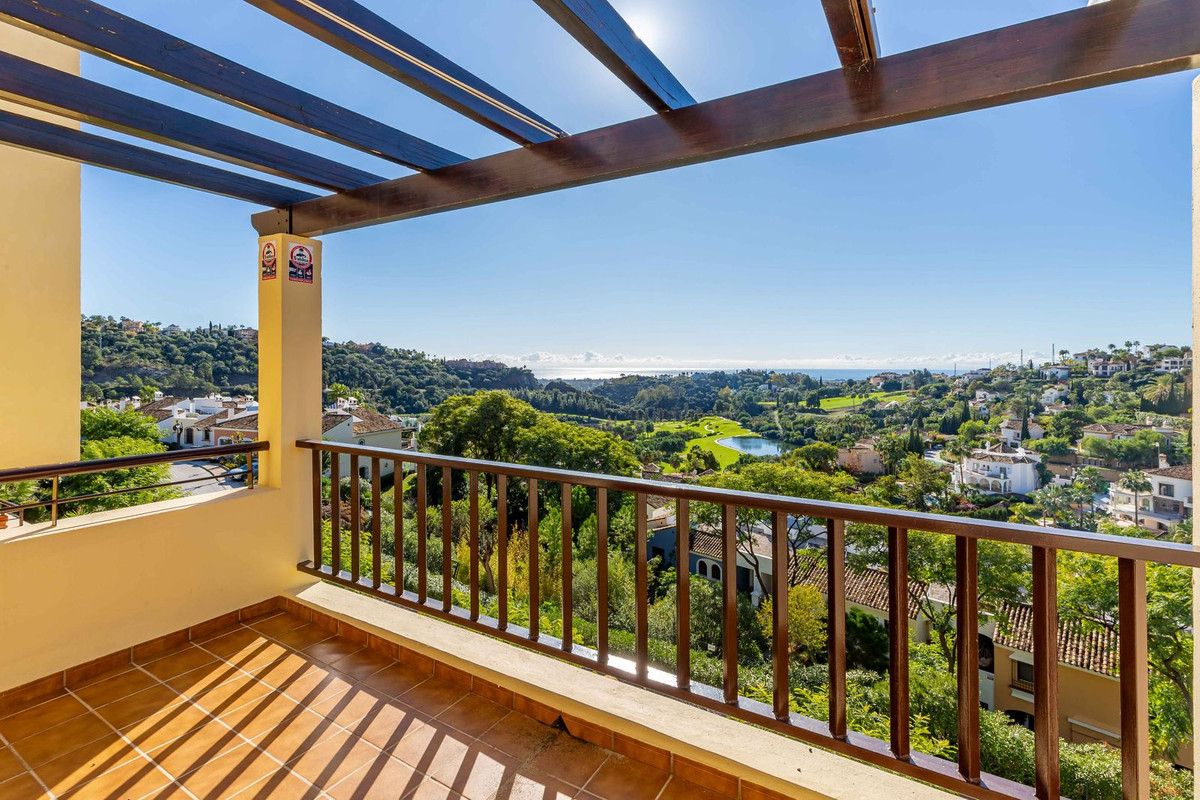 4 bedroom Apartments for sale in Los Arqueros – R5256340