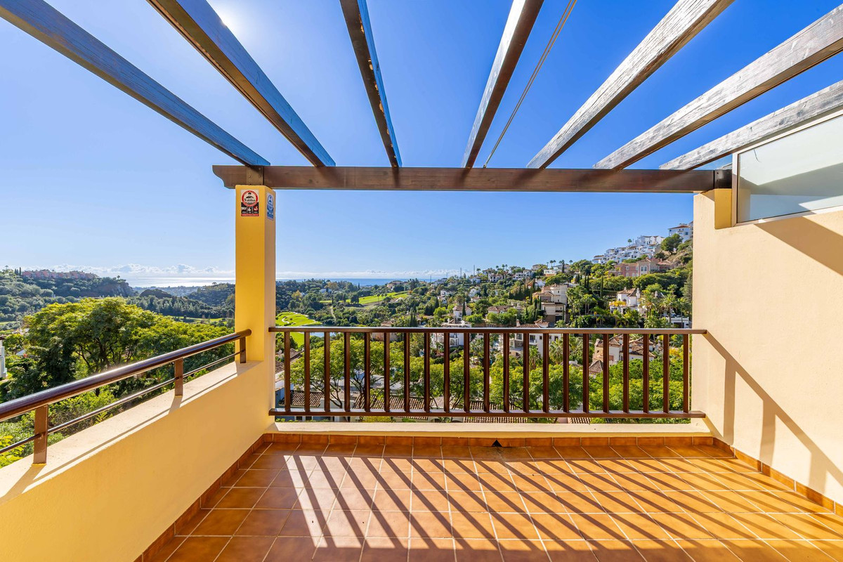 4 bedroom Apartments for sale in Los Arqueros – R5256340