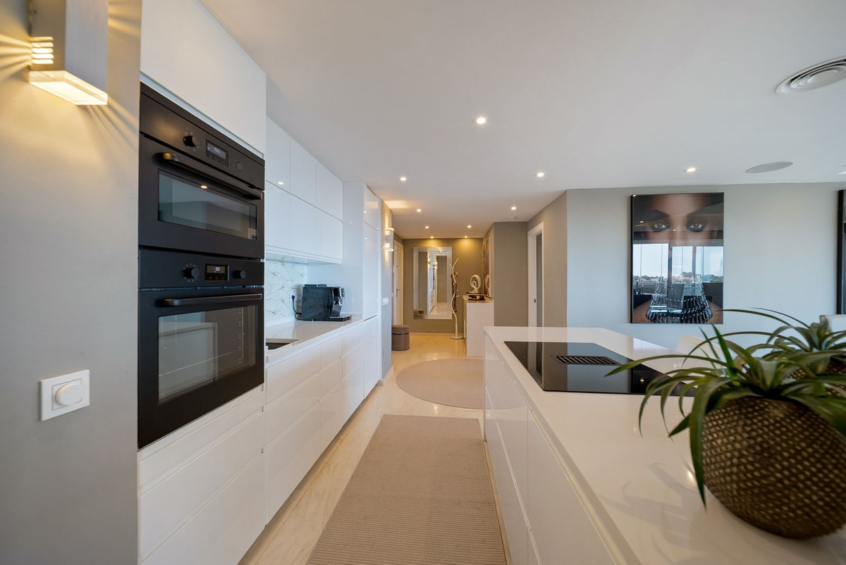 3 bedroom Penthouses for sale in Calahonda – R5229682