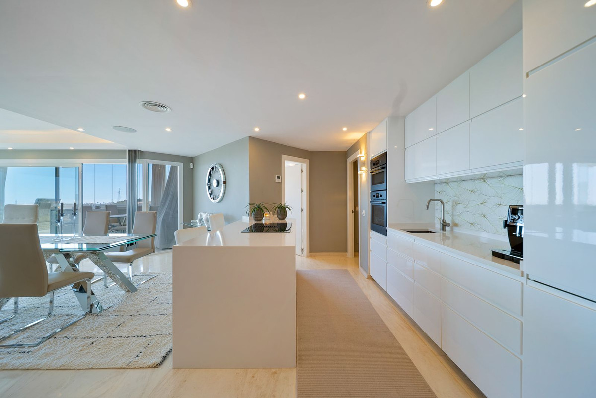 3 bedroom Penthouses for sale in Calahonda – R5229682