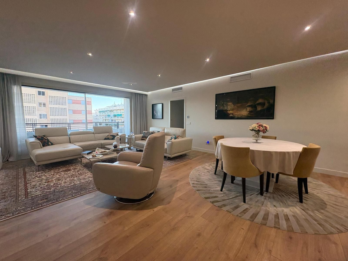 Apartamentos de 4 dormitorios en venta en Marbella – R5233582