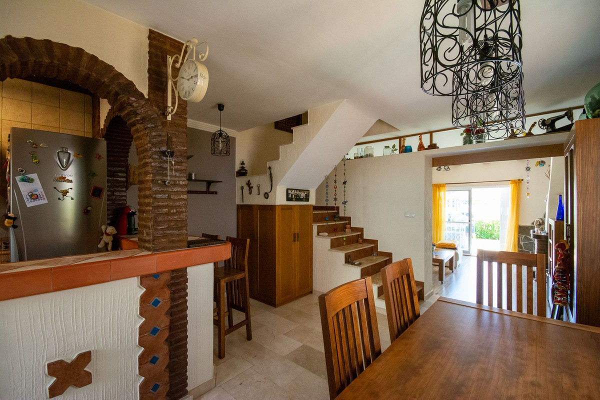 Pareados de 2 dormitorios en venta en Calahonda – R5233555