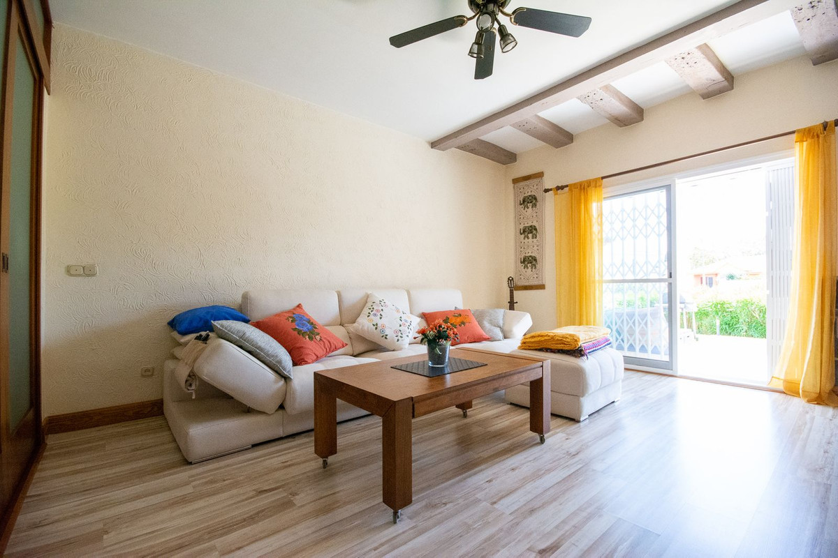 Pareados de 2 dormitorios en venta en Calahonda – R5233555