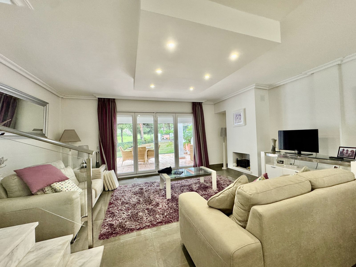 3 bedroom Semi-detached for sale in Cabopino – R5227765