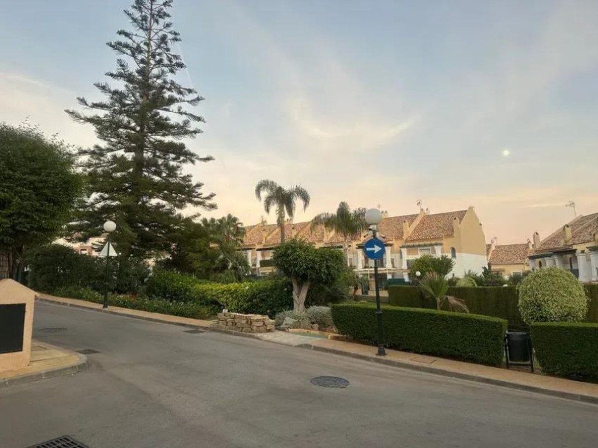 4 bedroom Townhouses for sale in Marbella – R5186470