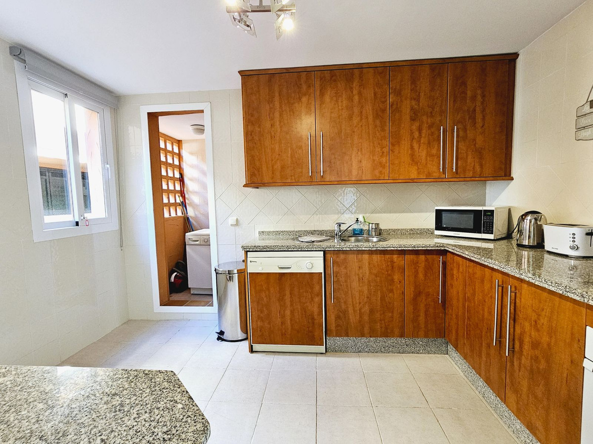 2 bedroom Apartments for sale in Elviria – R4845691