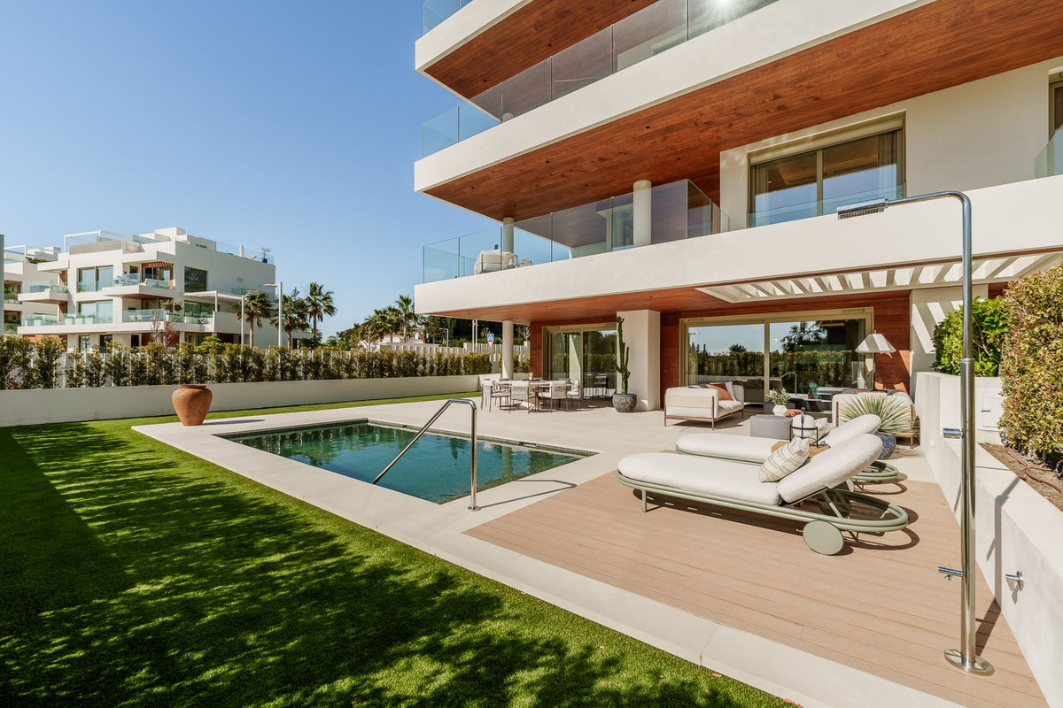 Apartamentos de 4 dormitorios en venta en Milla de Oro – R5058217