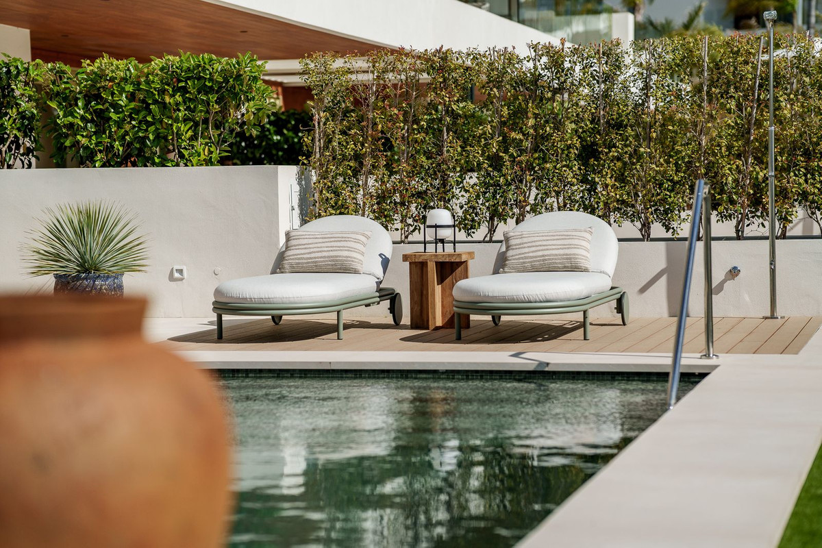 Apartamentos de 4 dormitorios en venta en Milla de Oro – R5058217