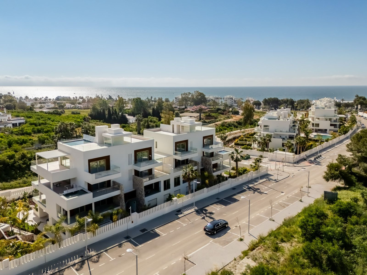 Apartamentos de 4 dormitorios en venta en Milla de Oro – R5058217