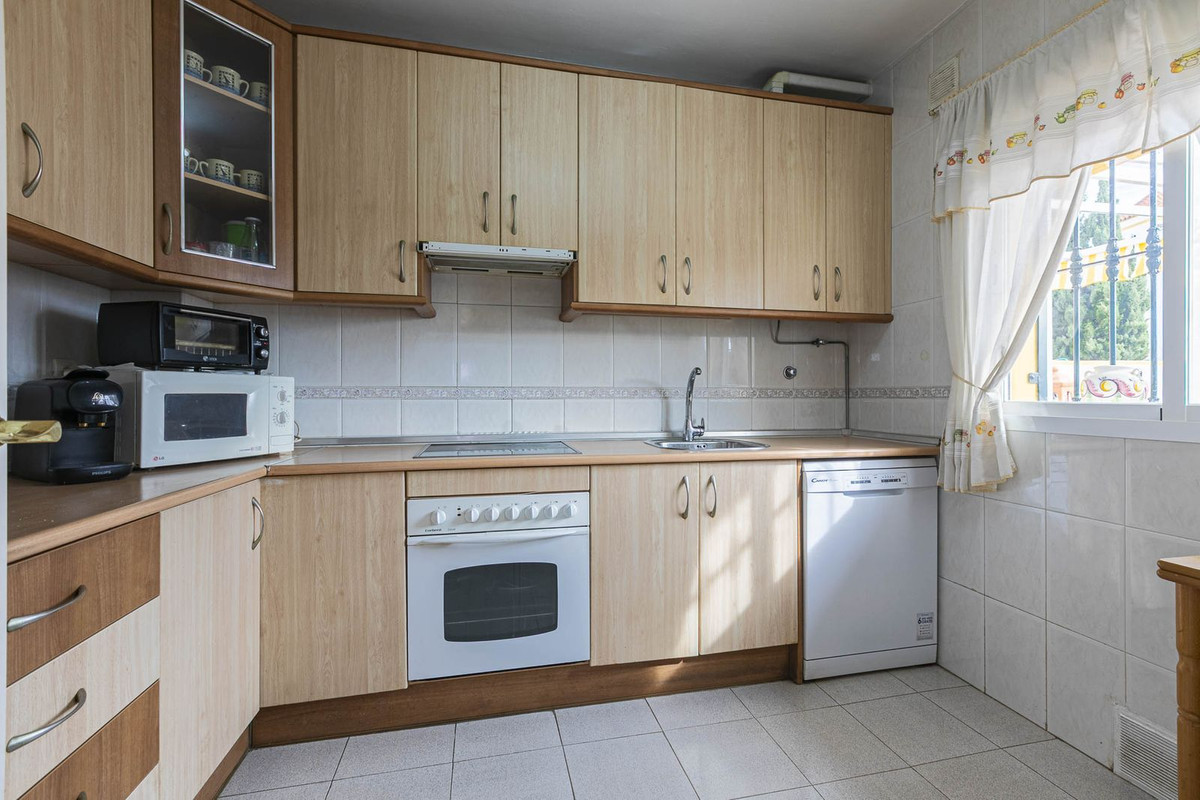 6 bedroom Townhouses for sale in Marbella – R5241871 6 bedroom Townhouses for sale in Marbella – R5241871