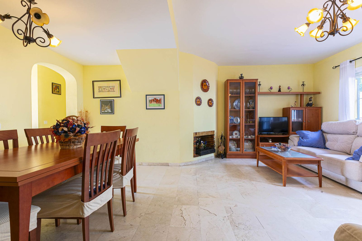 6 bedroom Townhouses for sale in Marbella – R5241871 6 bedroom Townhouses for sale in Marbella – R5241871