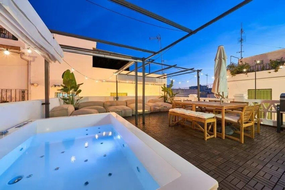 Adosados de 4 dormitorios en venta en Marbella – R5227312