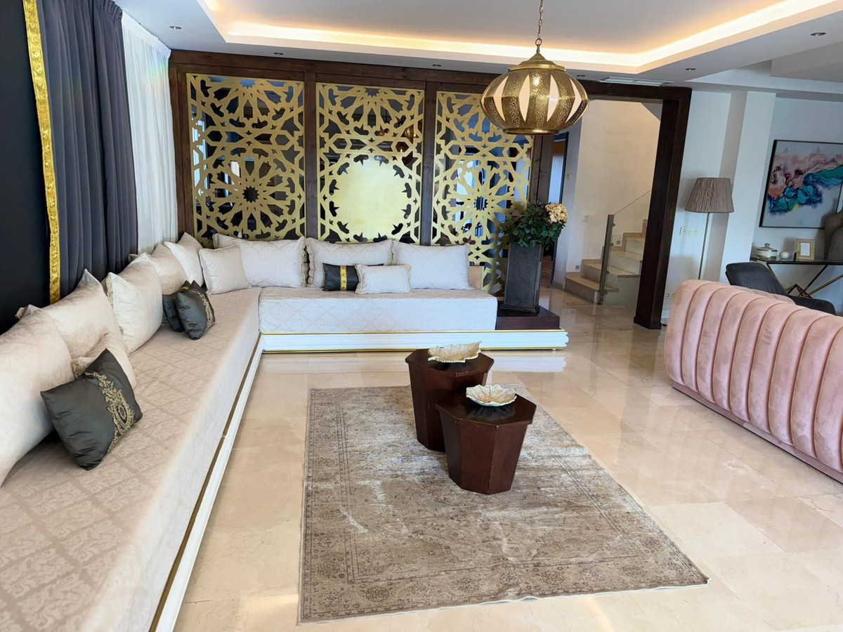 4 bedroom Villas for sale in Marbella – R5222122 4 bedroom Villas for sale in Marbella – R5222122