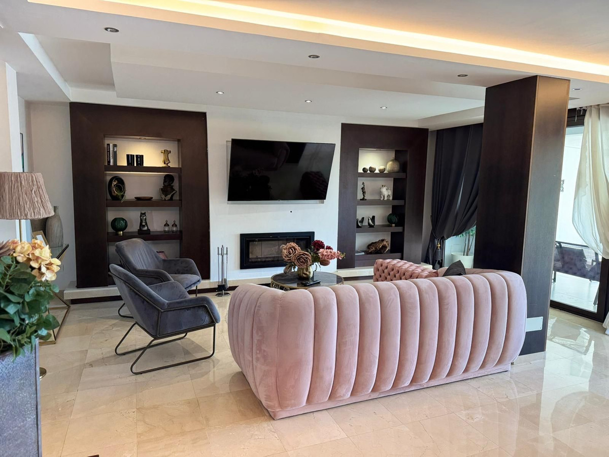 4 bedroom Villas for sale in Marbella – R5222122 4 bedroom Villas for sale in Marbella – R5222122