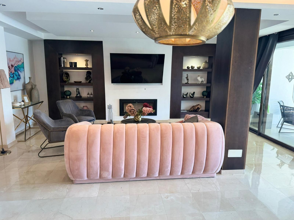 4 bedroom Villas for sale in Marbella – R5222122 4 bedroom Villas for sale in Marbella – R5222122