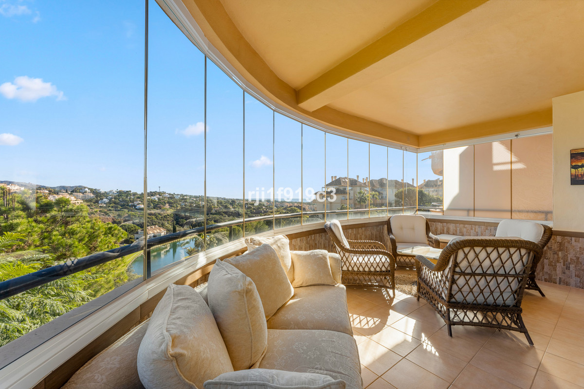 3 bedroom Apartments for sale in Elviria Hills – R5250313