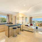 Apartamento de 3 dormitorios en venta en Elviria Hills – R5250313