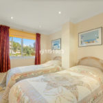 Apartamento de 3 dormitorios en venta en Elviria Hills – R5250313