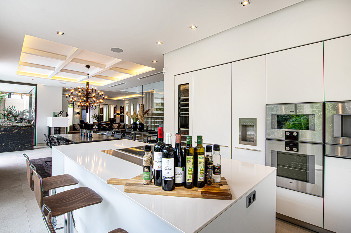 5 bedroom Villas for sale in Milla de Oro – R5179864