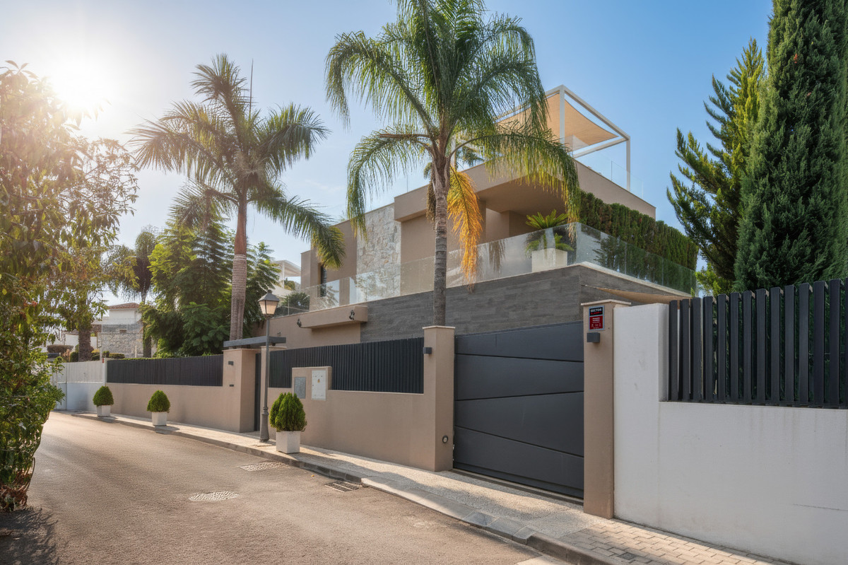 5 bedroom Villas for sale in Milla de Oro – R5179864