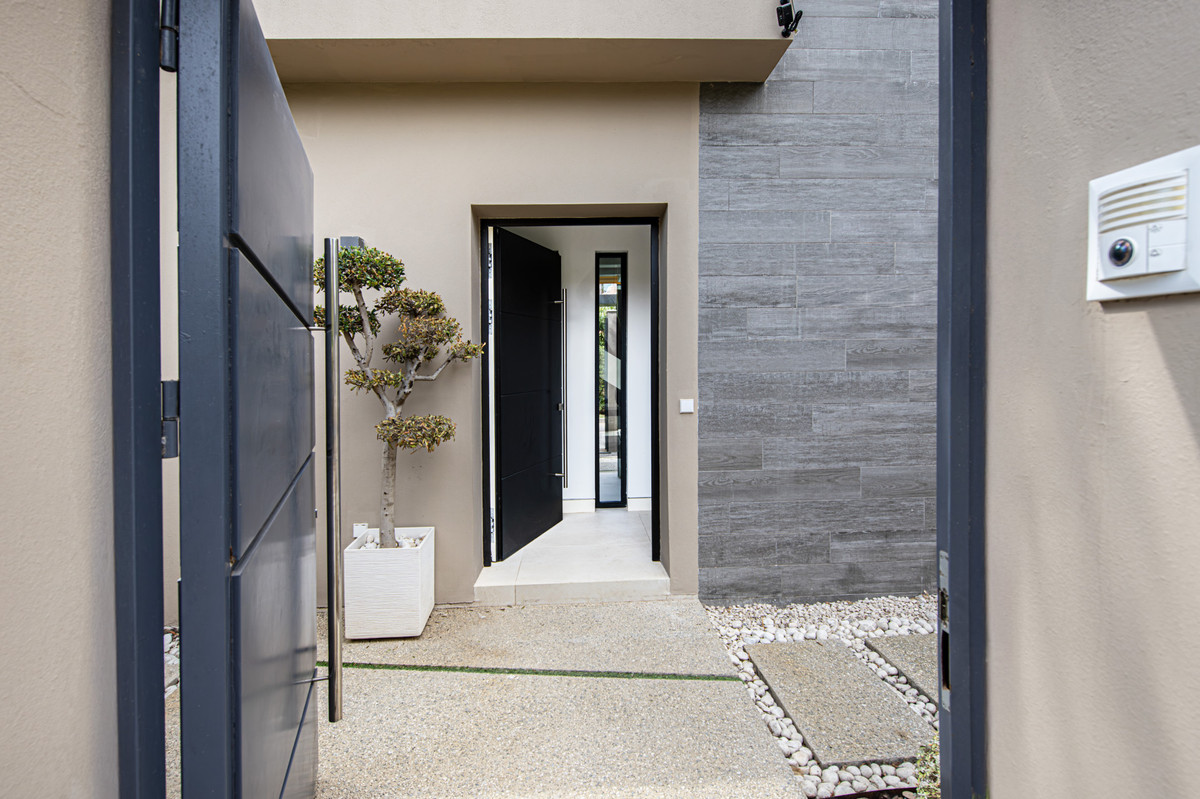 5 bedroom Villas for sale in Milla de Oro – R5179864