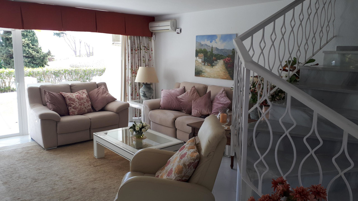 Pareados de 3 dormitorios en venta en Miraflores – R4854655