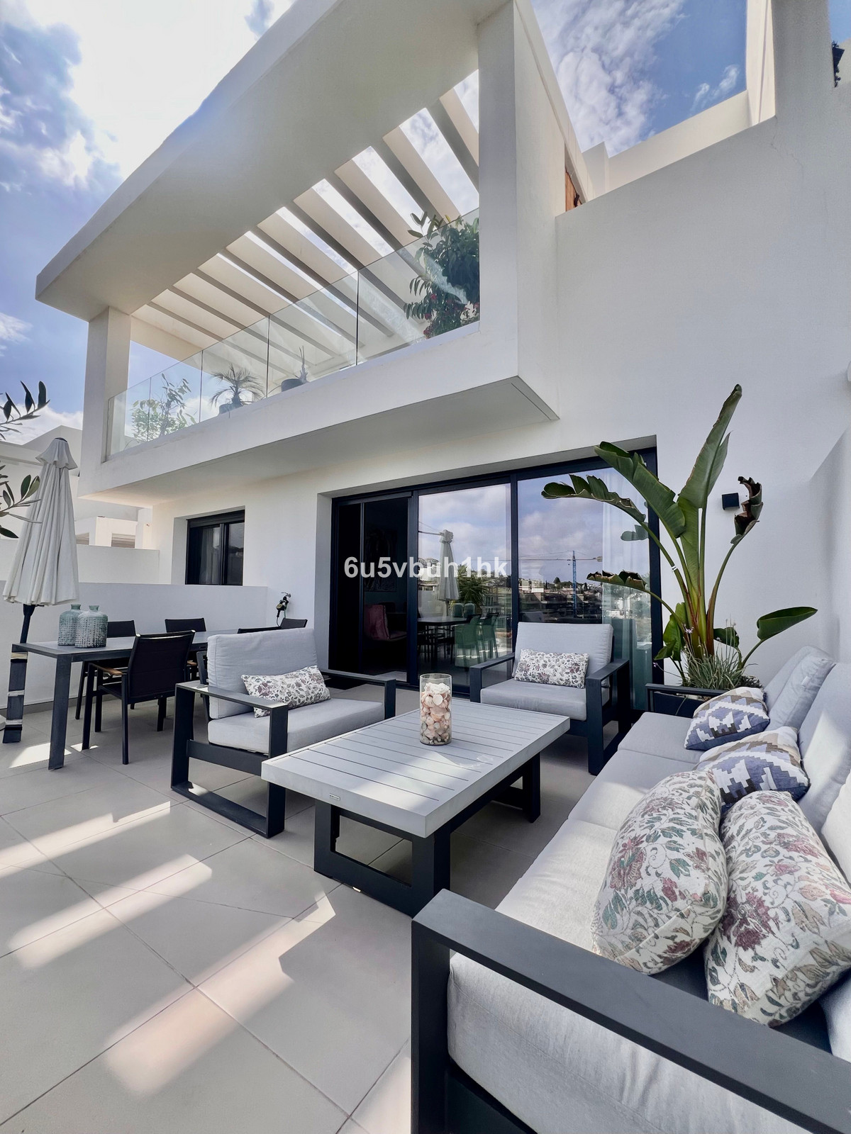 Apartamentos de 3 dormitorios en venta en Mijas – R5209780