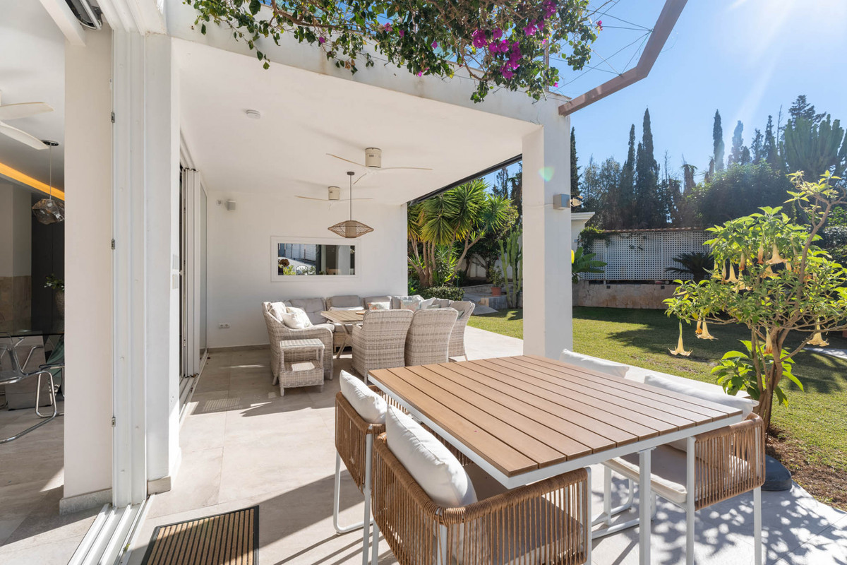 Villas de 6 dormitorios en venta en El Rosario – R5237761