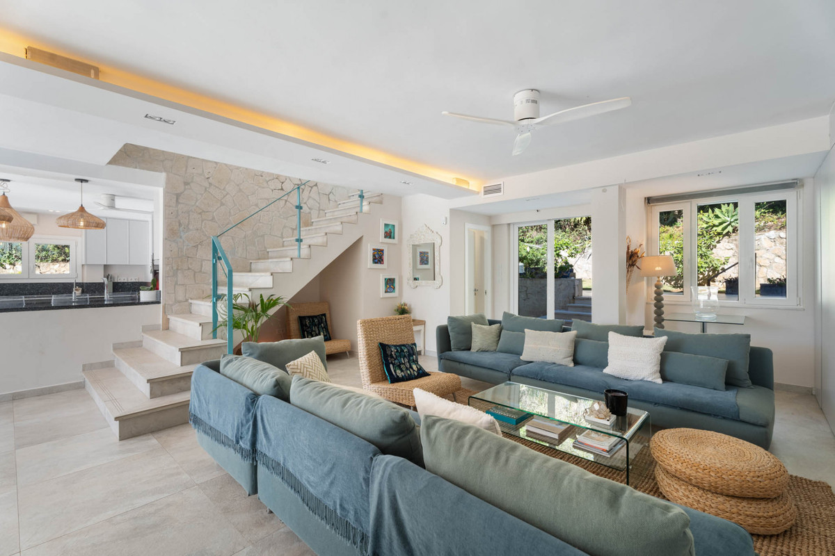 Villas de 6 dormitorios en venta en El Rosario – R5237761