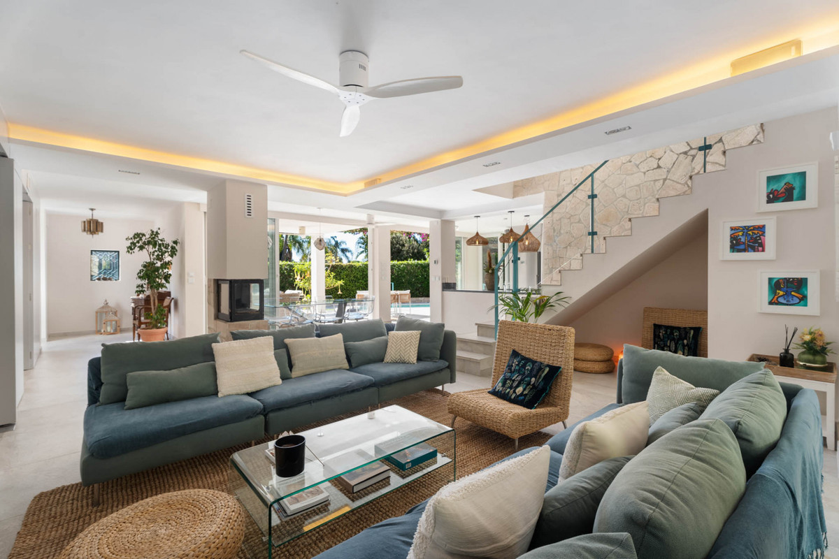 Villas de 6 dormitorios en venta en El Rosario – R5237761