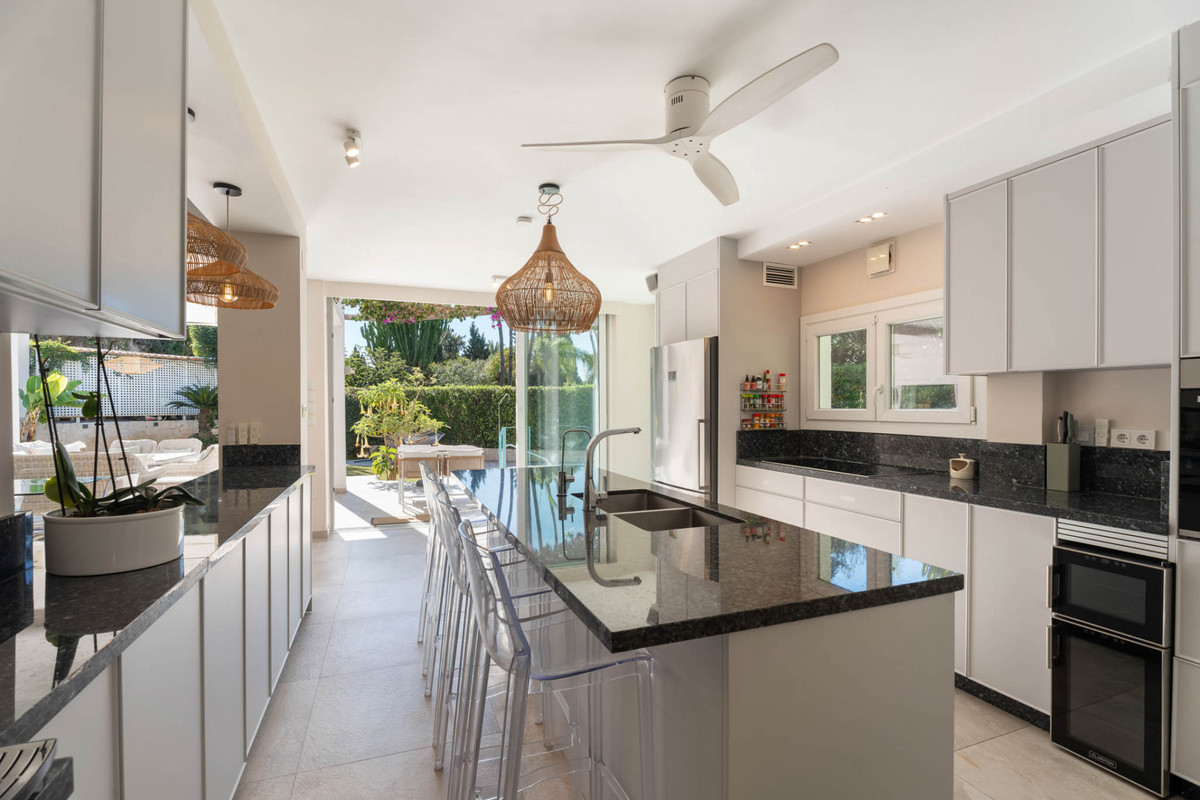 Villas de 6 dormitorios en venta en El Rosario – R5237761