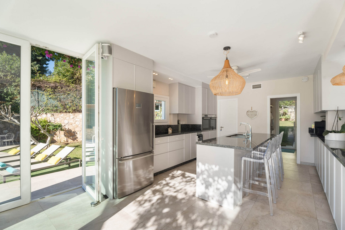 Villas de 6 dormitorios en venta en El Rosario – R5237761