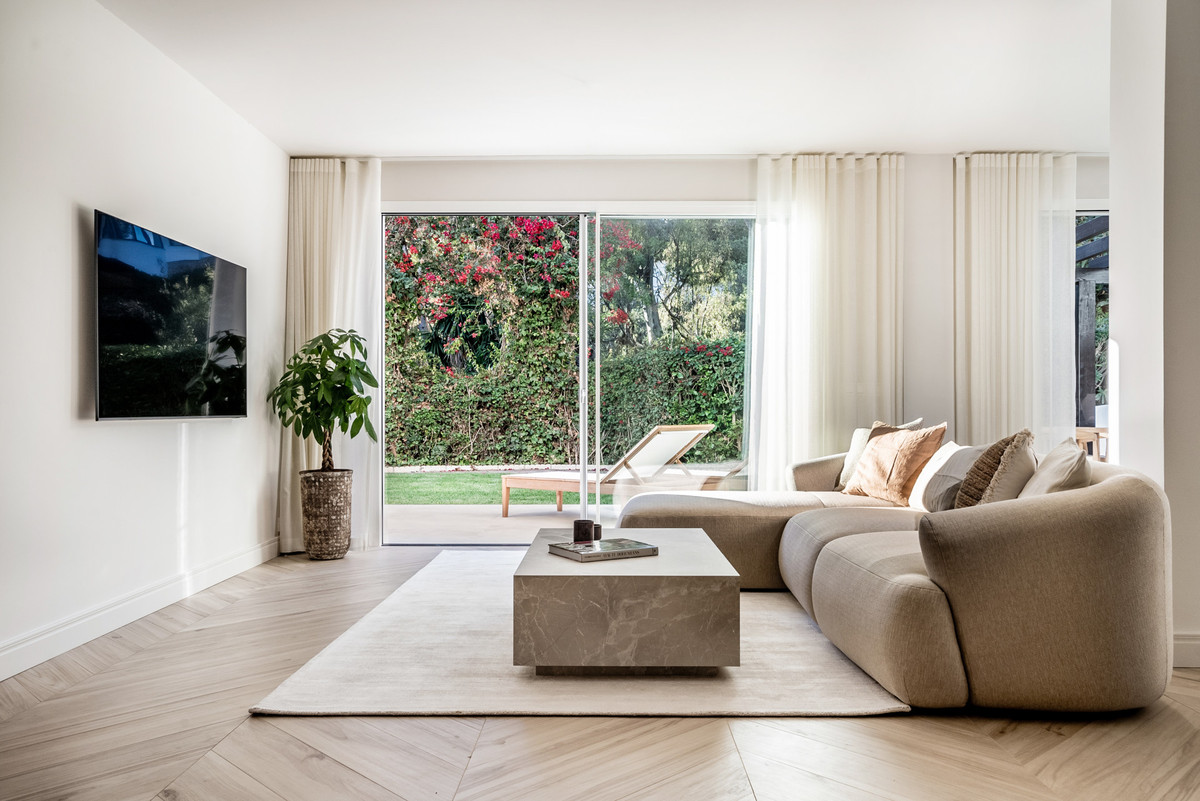 4 bedroom Apartments for sale in Milla de Oro – R5253784