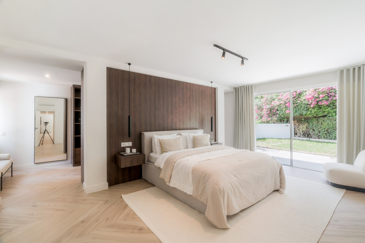 4 bedroom Apartments for sale in Milla de Oro – R5253784