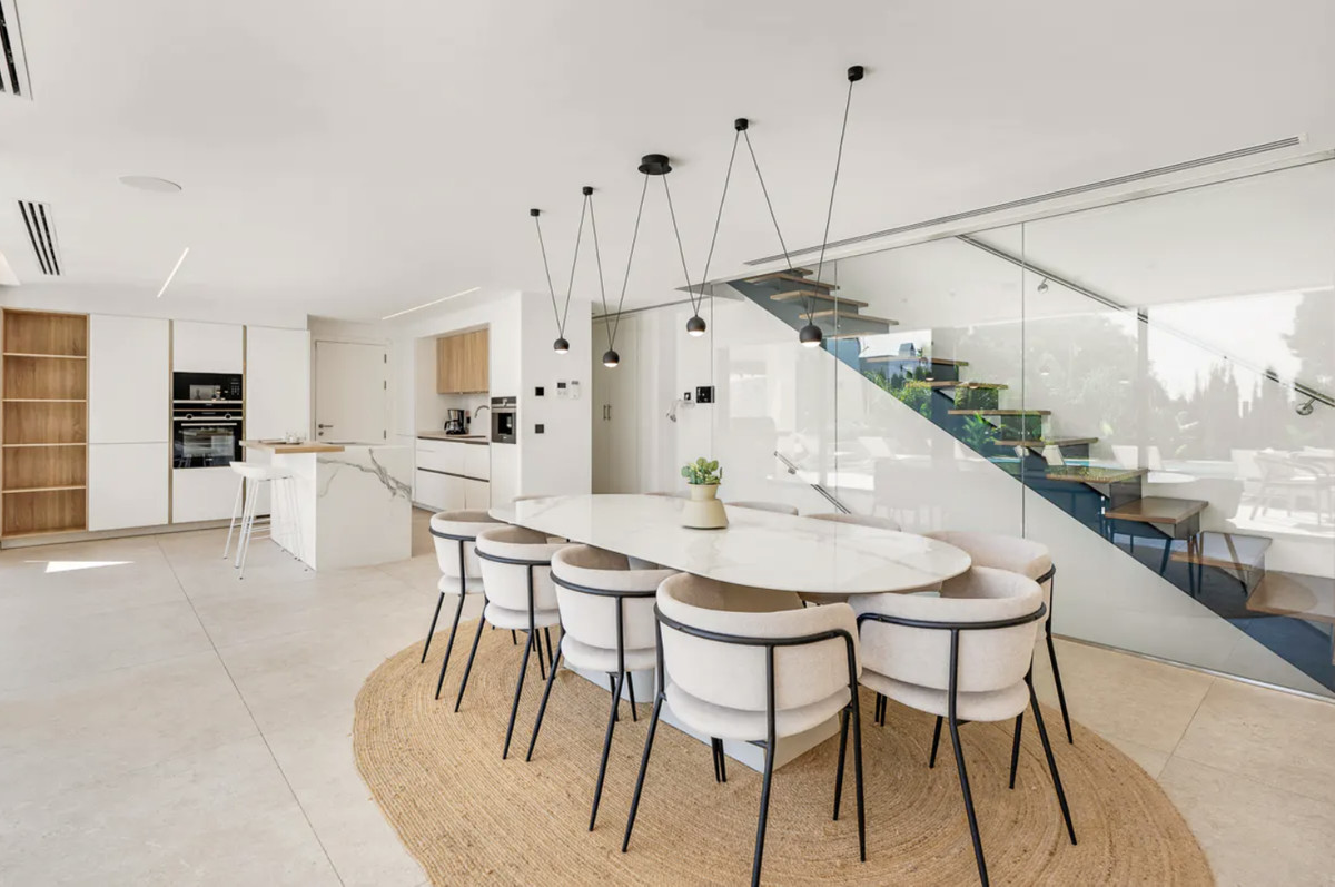 4 bedroom Villas for sale in Artola – R5251600