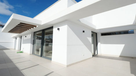 2 bedroom Penthouses for sale in La Cala de Mijas – R5257420