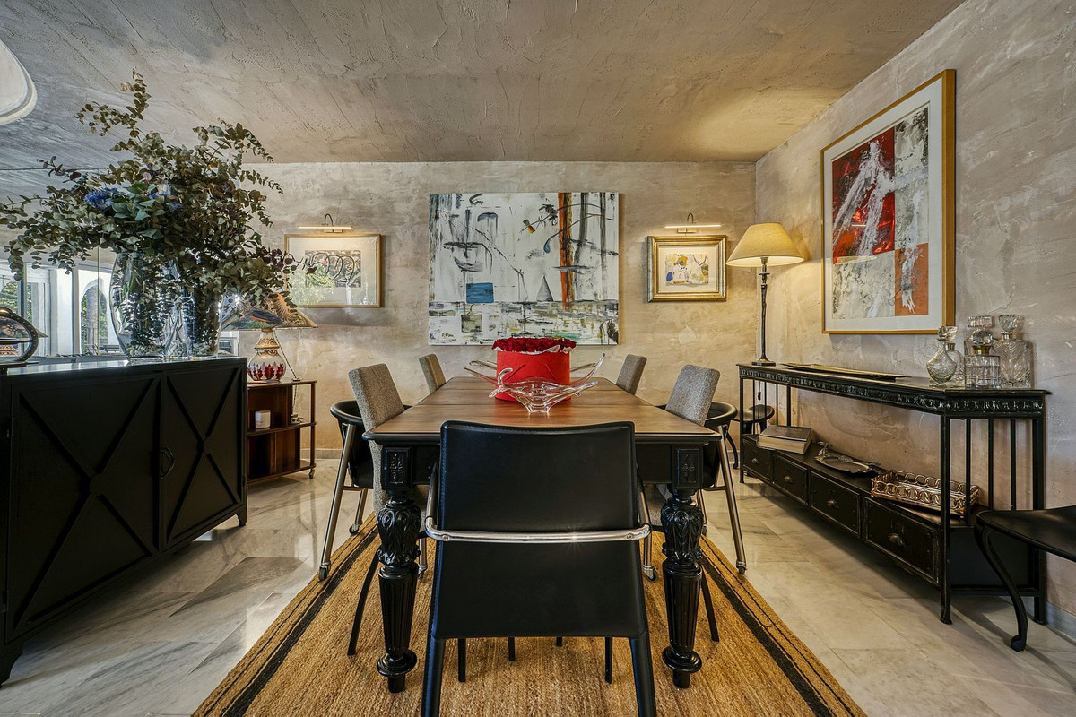 4 bedroom Apartments for sale in Guadalmina Baja – R5221423