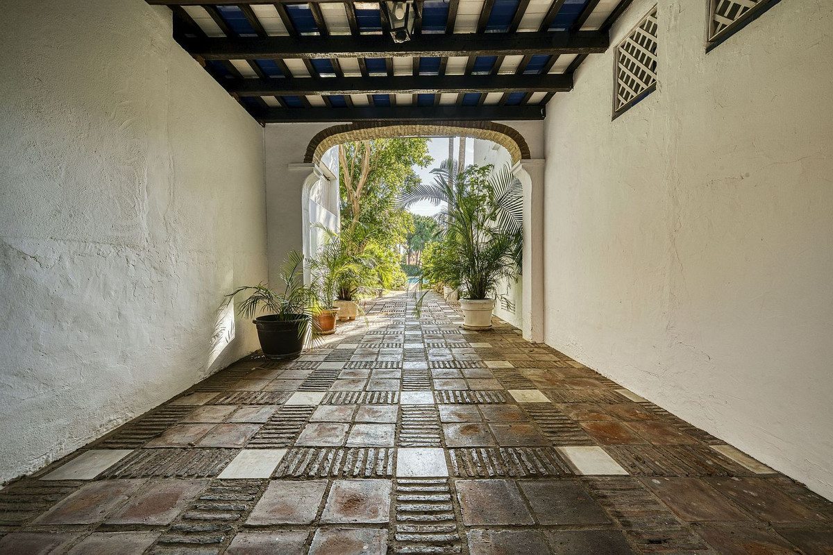 4 bedroom Apartments for sale in Guadalmina Baja – R5221423