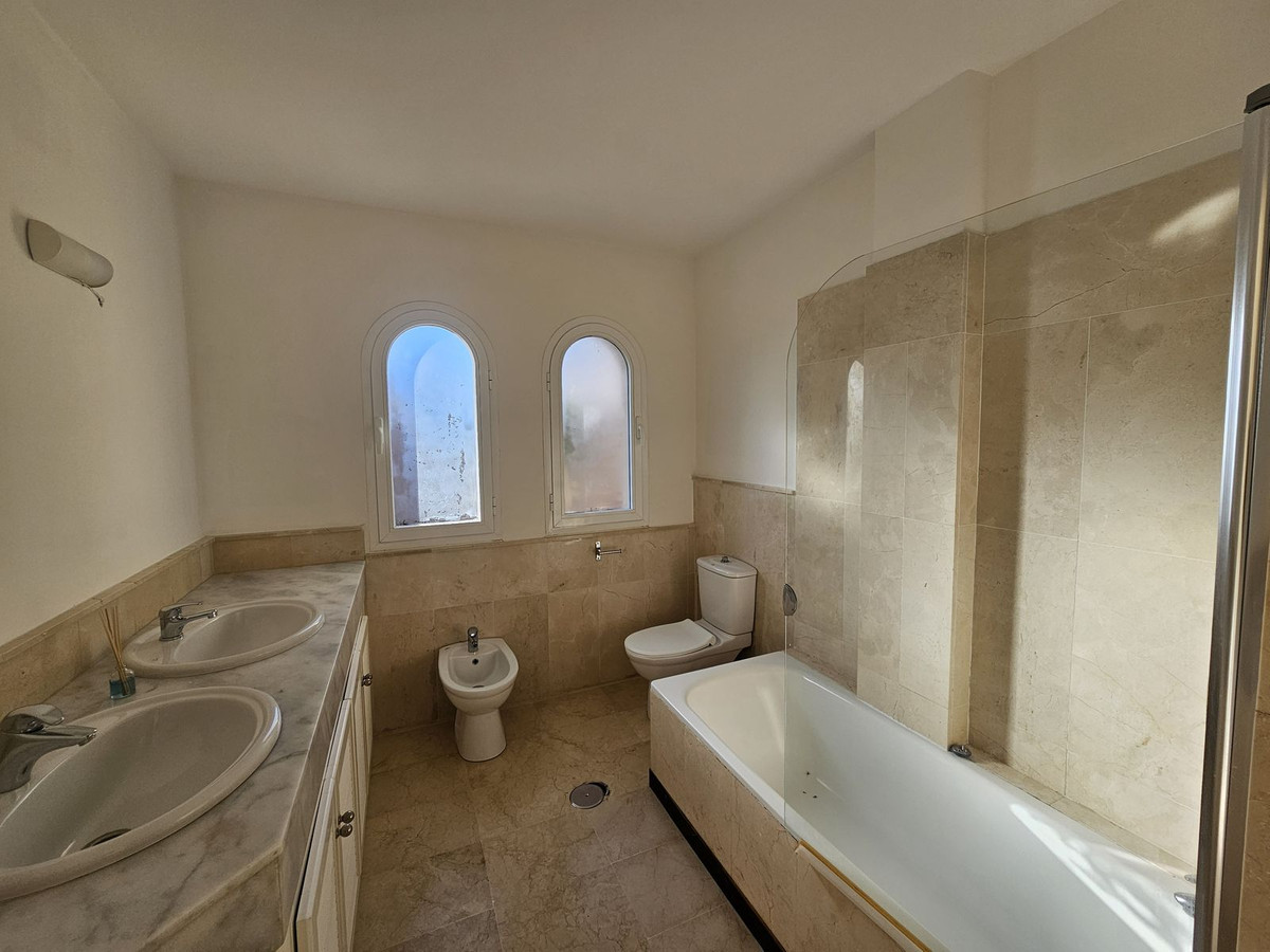 3 bedroom Semi-detached for sale in Riviera del Sol – R5233432