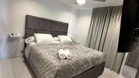 2 bedroom Apartments for sale in Marbella – R5251846