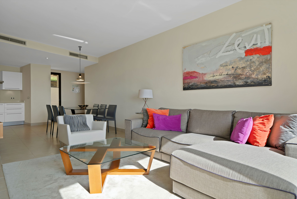 2 bedroom Apartments for sale in Marbella – R5216968