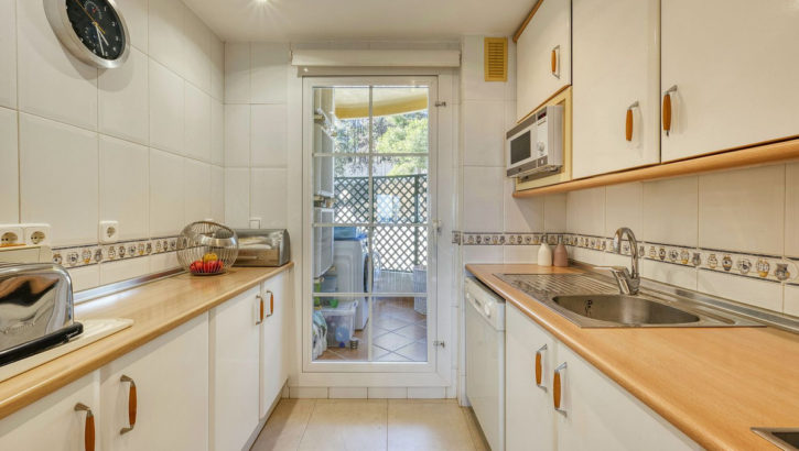 2 bedroom Apartments for sale in Marbella – R5232535 in 