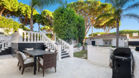 6 bedroom Villas for sale in Calahonda – R5248735