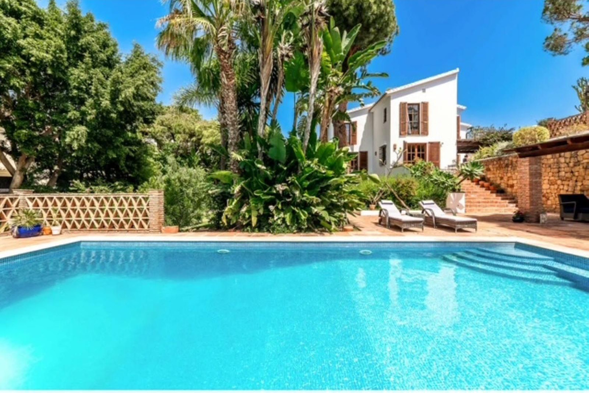 Villas de 7 dormitorios en venta en Elviria – R5244289 Villas de 7 dormitorios en venta en Elviria – R5244289