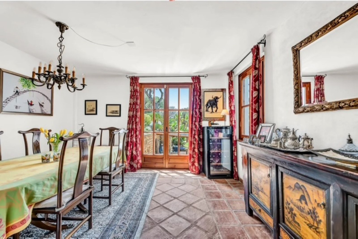 Villas de 7 dormitorios en venta en Elviria – R5244289 Villas de 7 dormitorios en venta en Elviria – R5244289