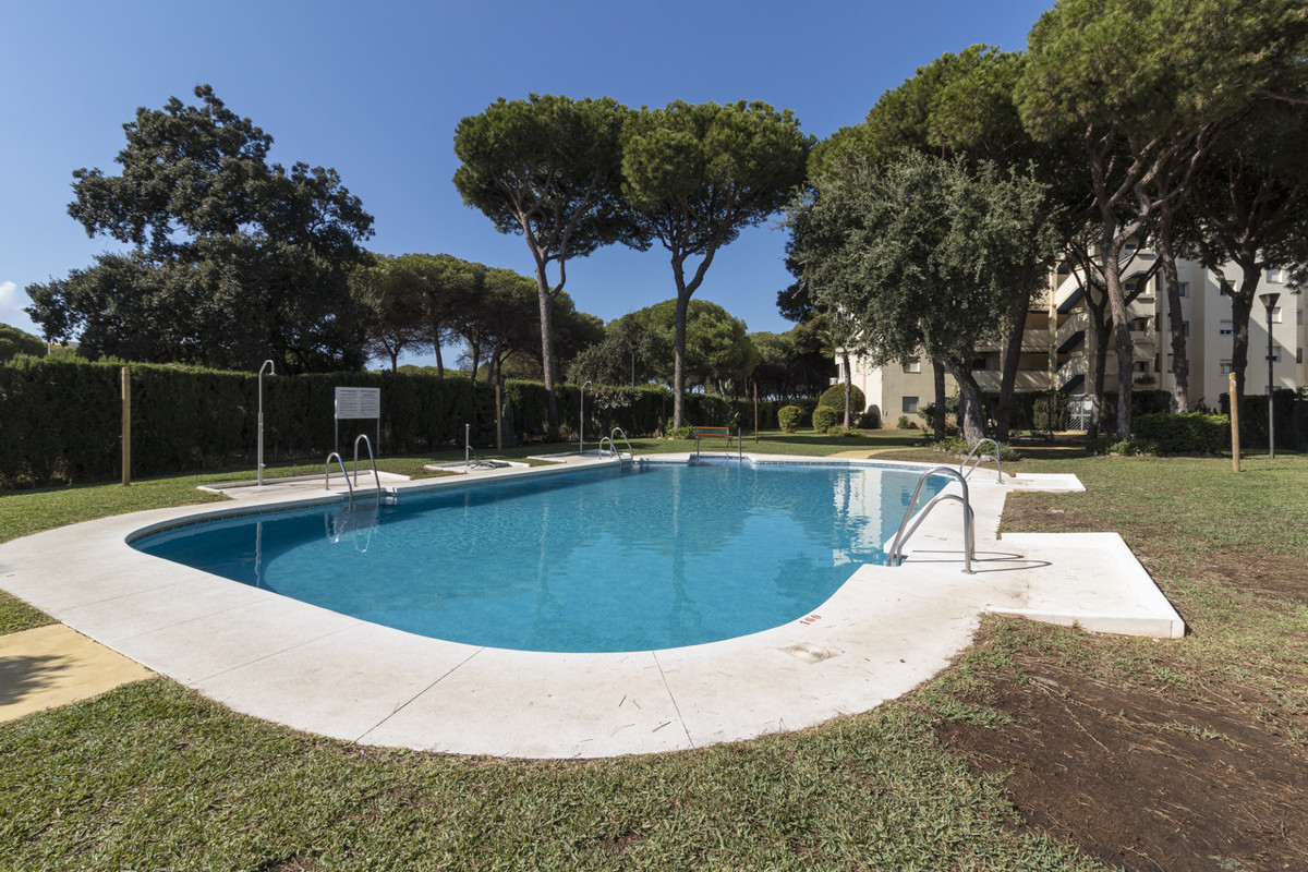 Apartamentos de 2 dormitorios en venta en Calahonda – R5185507